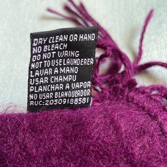 Capchatex Burgundy Alpaca Scarf - Picture 6 of 6